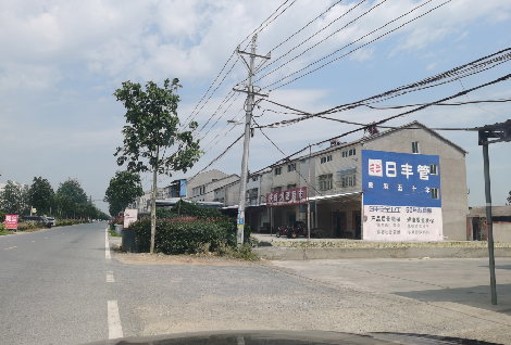 来凤如何能保证墙体广告的醒目性？