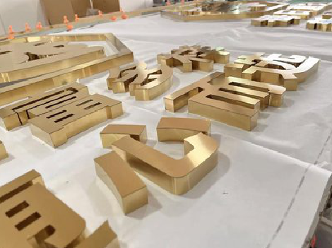 来凤拉丝不锈钢字的特点。